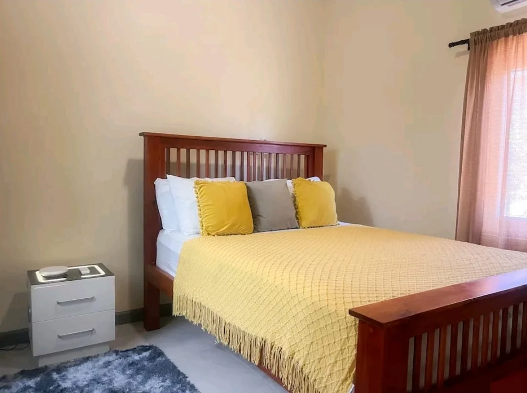Queen-Bedroom-3.webp